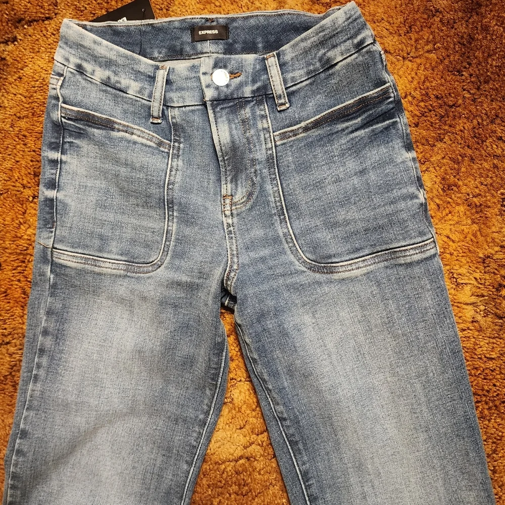 Express Women's Mid Rise Medium Wash FlexX '70s Flare Jeans - Picture 2 of 15